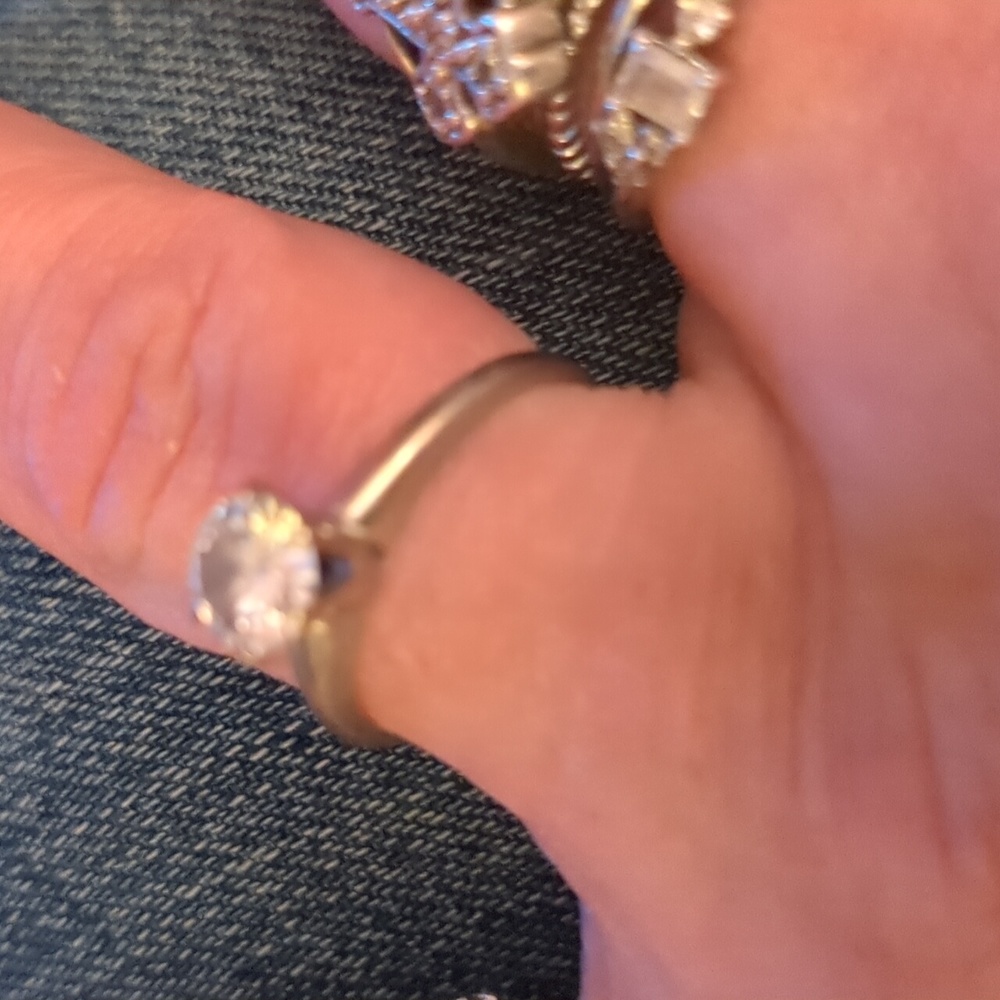.05 white gold solitary diamond ring